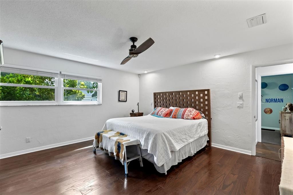 For Sale: $624,900 (4 beds, 2 baths, 3293 Square Feet)