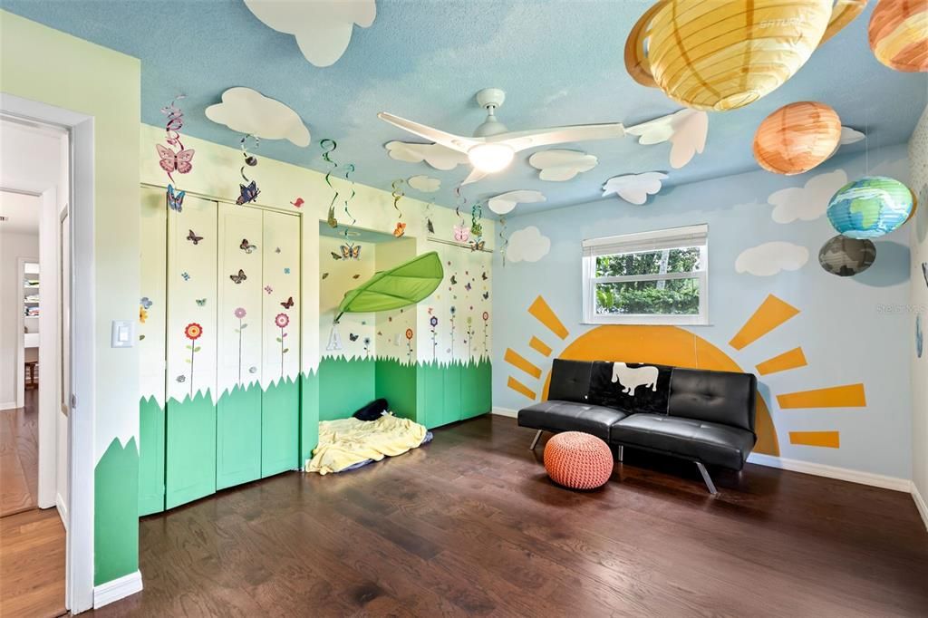 For Sale: $624,900 (4 beds, 2 baths, 3293 Square Feet)