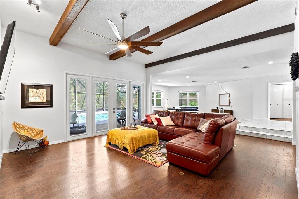 For Sale: $624,900 (4 beds, 2 baths, 3293 Square Feet)