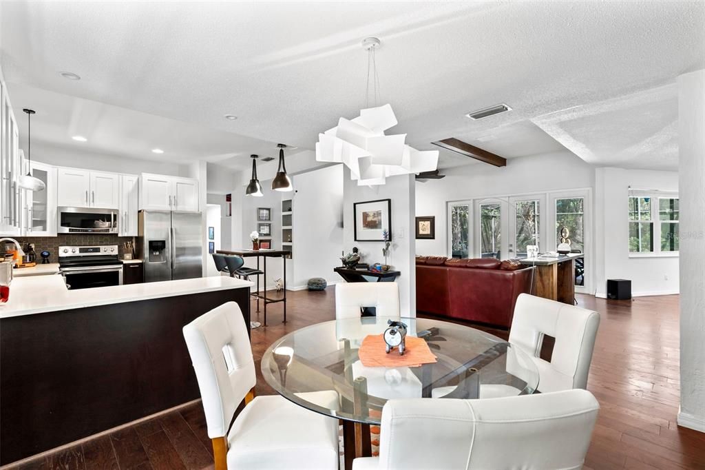 For Sale: $624,900 (4 beds, 2 baths, 3293 Square Feet)