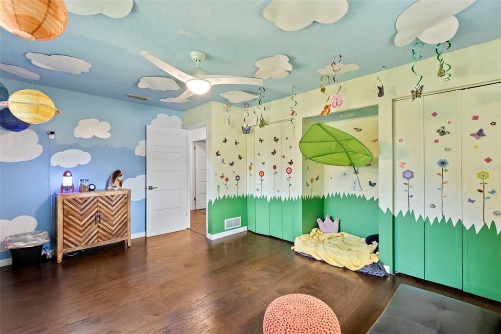 For Sale: $624,900 (4 beds, 2 baths, 3293 Square Feet)