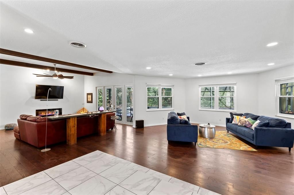 For Sale: $624,900 (4 beds, 2 baths, 3293 Square Feet)