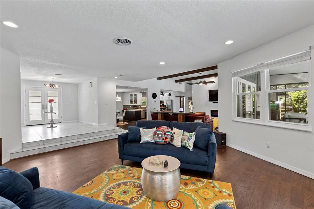 For Sale: $624,900 (4 beds, 2 baths, 3293 Square Feet)