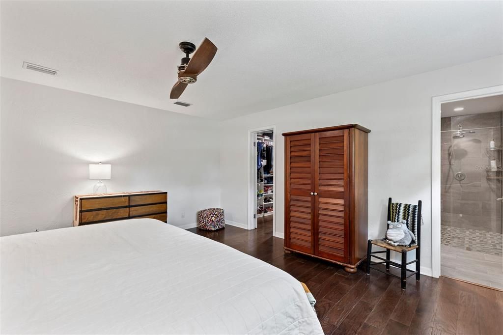 For Sale: $624,900 (4 beds, 2 baths, 3293 Square Feet)