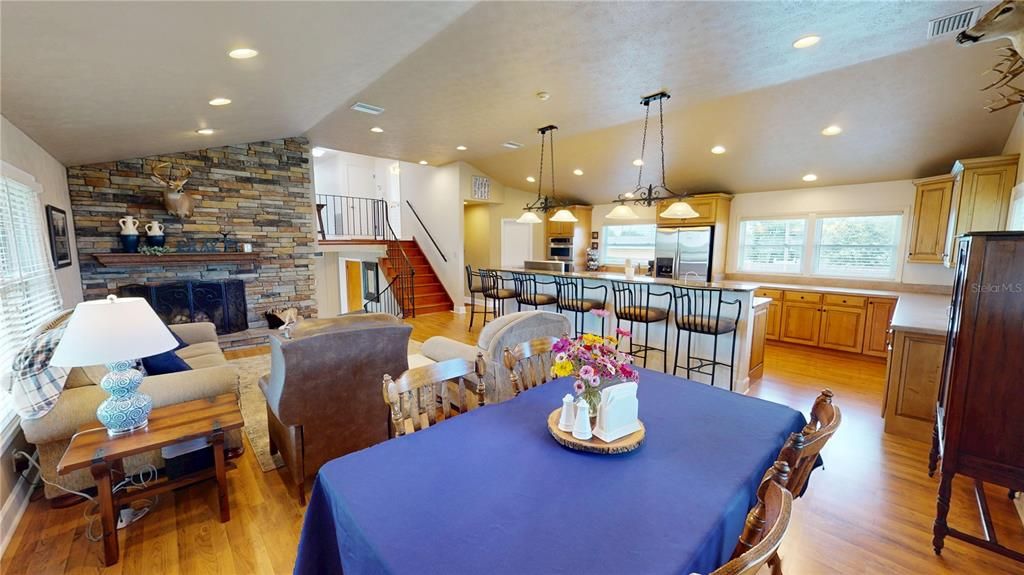 For Sale: $549,000 (4 beds, 2 baths, 3224 Square Feet)