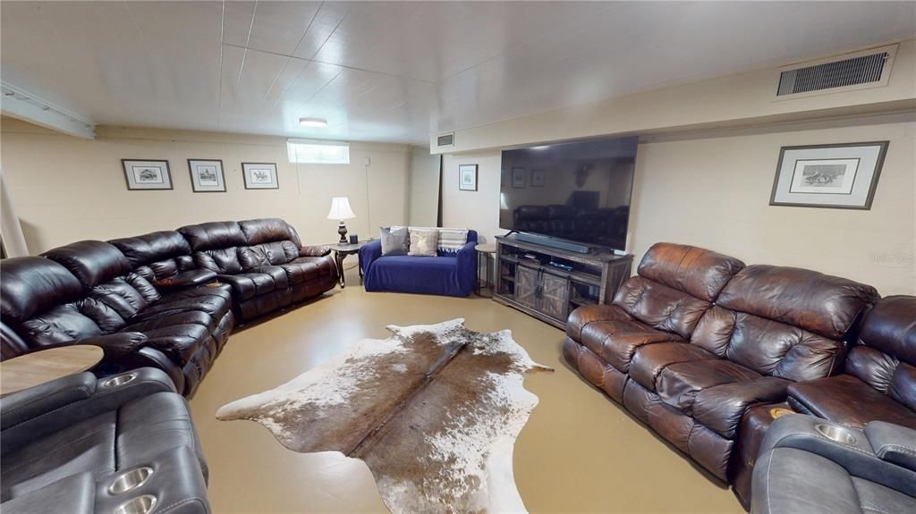 For Sale: $549,000 (4 beds, 2 baths, 3224 Square Feet)