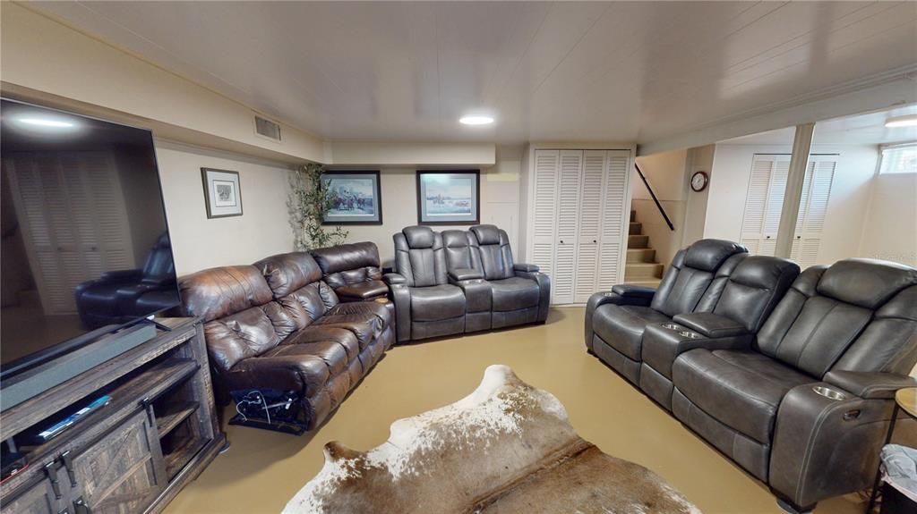 For Sale: $549,000 (4 beds, 2 baths, 3224 Square Feet)