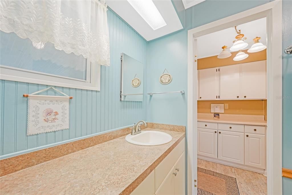 合同活跃: $189,000 (2 贝兹, 2 浴室, 1392 平方英尺)