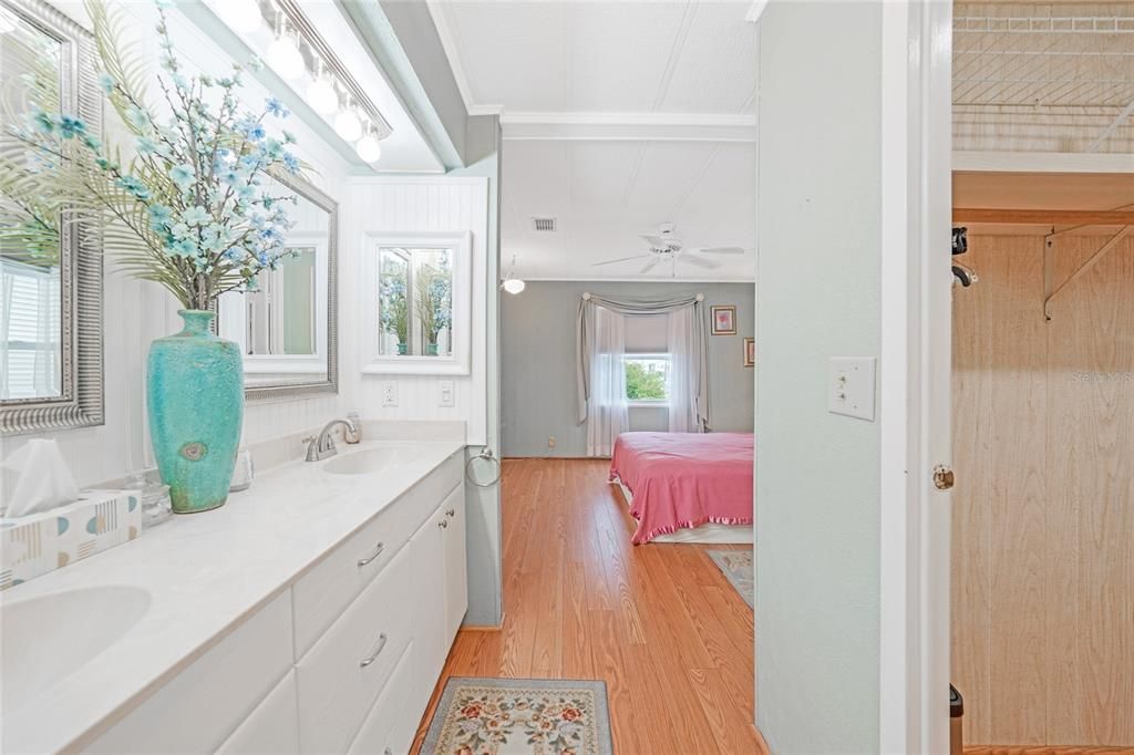 合同活跃: $189,000 (2 贝兹, 2 浴室, 1392 平方英尺)