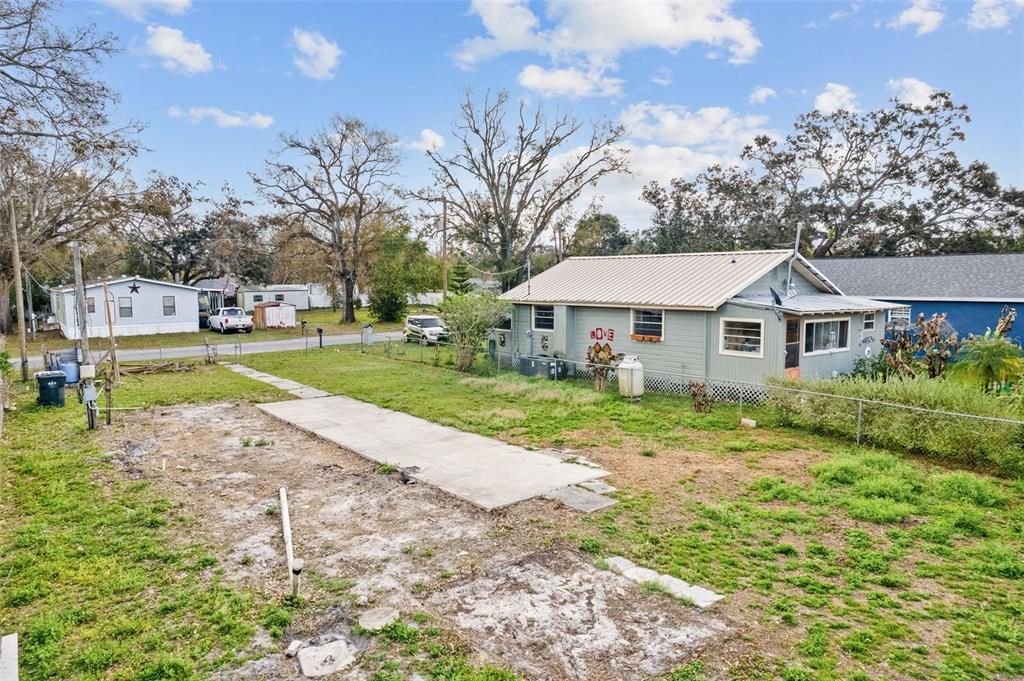 合同活跃: $140,000 (0.12 acres)