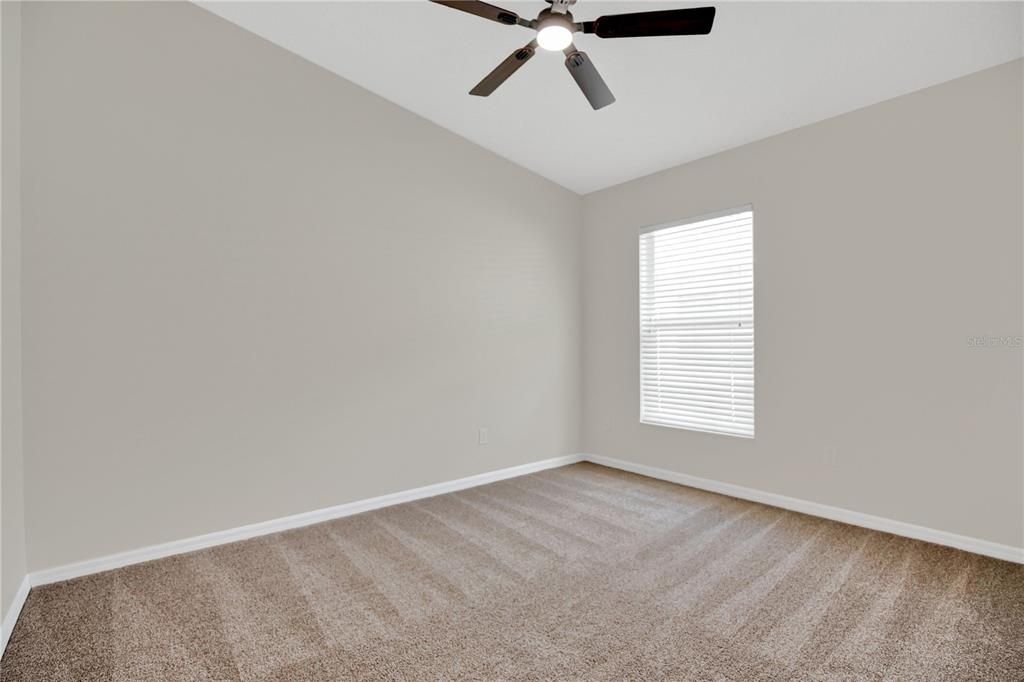 合同活跃: $465,000 (4 贝兹, 2 浴室, 1970 平方英尺)