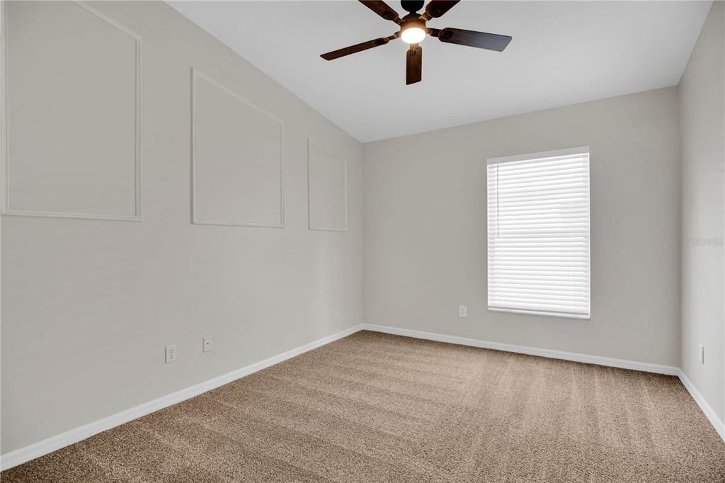 合同活跃: $465,000 (4 贝兹, 2 浴室, 1970 平方英尺)