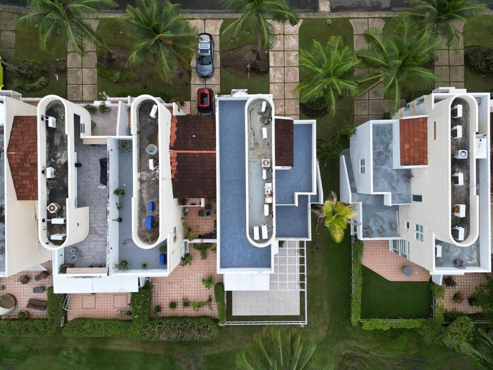 出租: $4,300 (4 贝兹, 4 浴室, 2900 平方英尺)