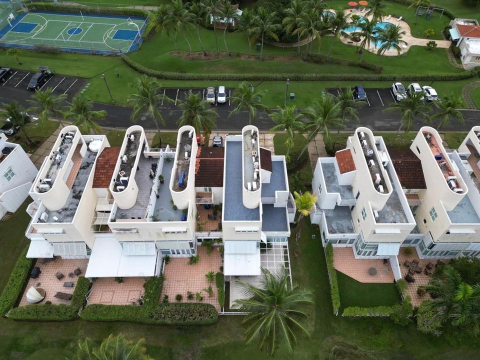 出租: $4,300 (4 贝兹, 4 浴室, 2900 平方英尺)