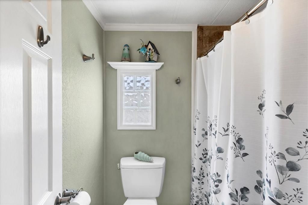 На продажу: $159,900 (2 спален, 2 ванн, 1056 Квадратных фут)