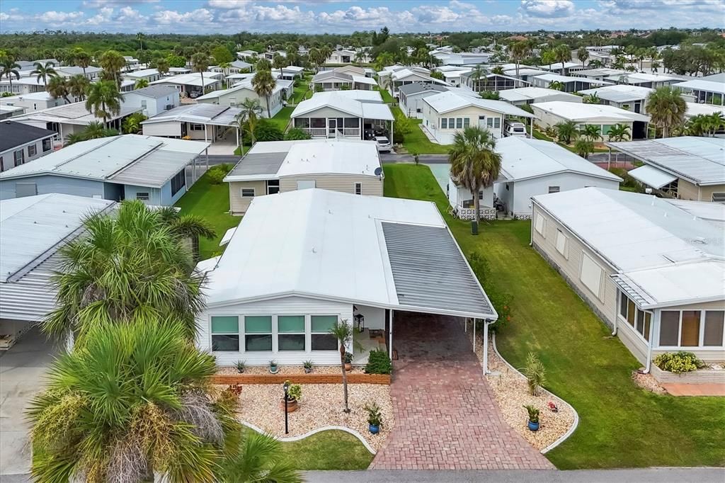 На продажу: $159,900 (2 спален, 2 ванн, 1056 Квадратных фут)