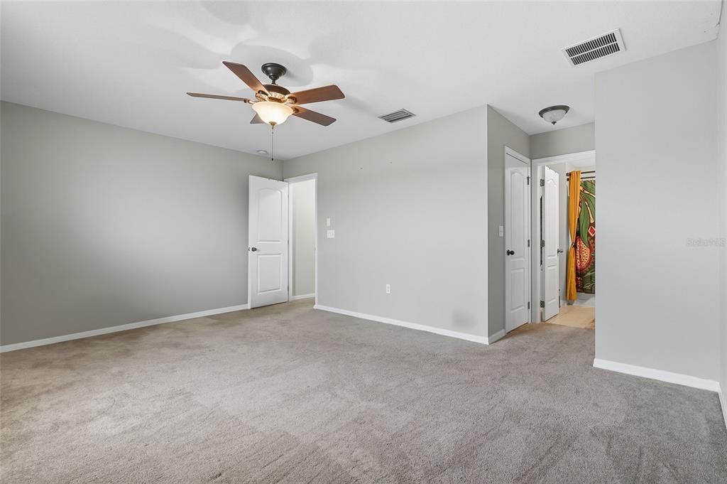 For Sale: $255,000 (3 beds, 3 baths, 1572 Square Feet)