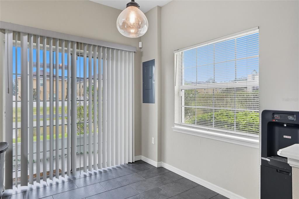 For Sale: $255,000 (3 beds, 3 baths, 1572 Square Feet)