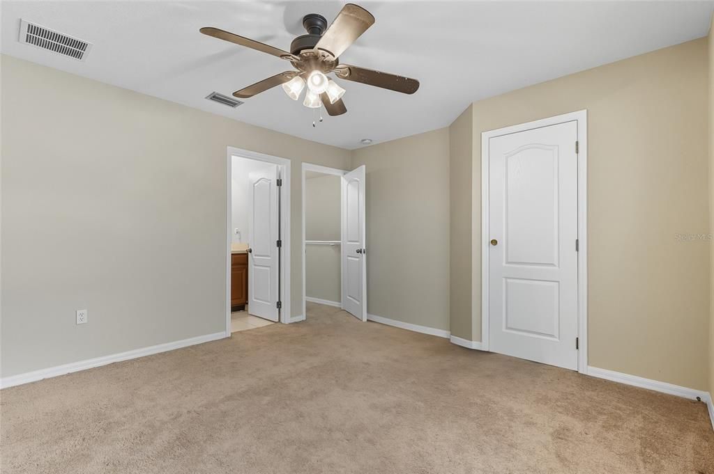 For Sale: $255,000 (3 beds, 3 baths, 1572 Square Feet)