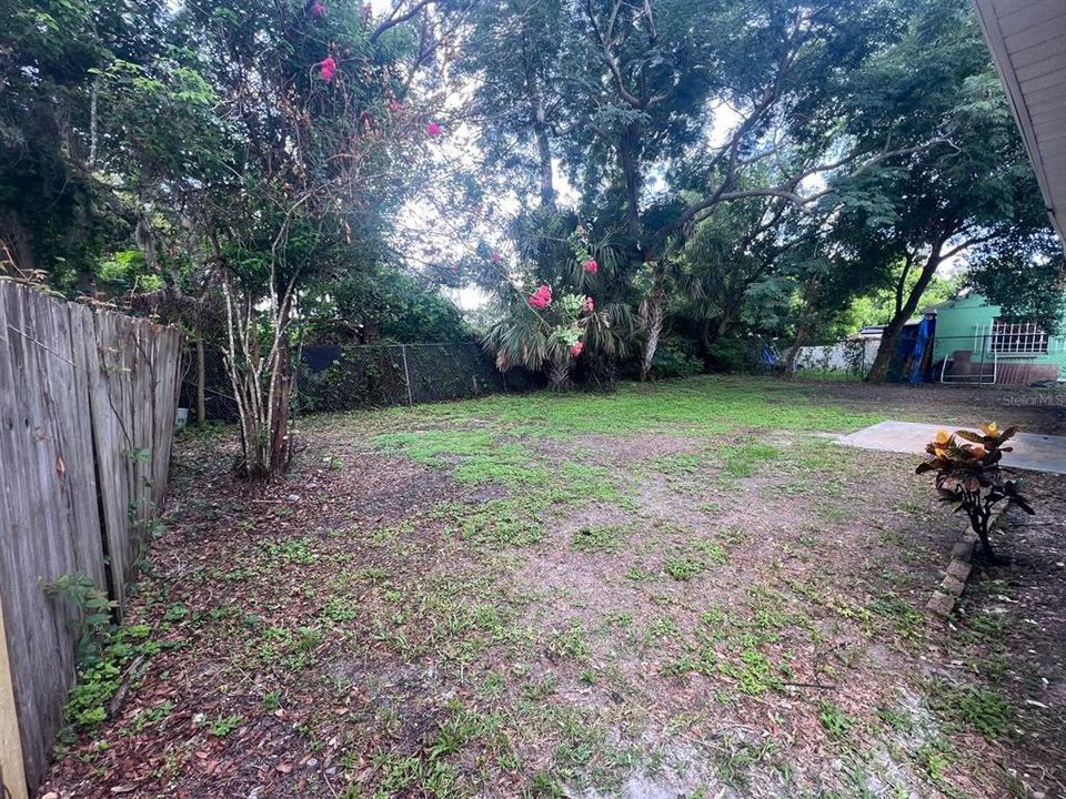 Activo con contrato: $279,900 (4 camas, 2 baños, 1402 Pies cuadrados)