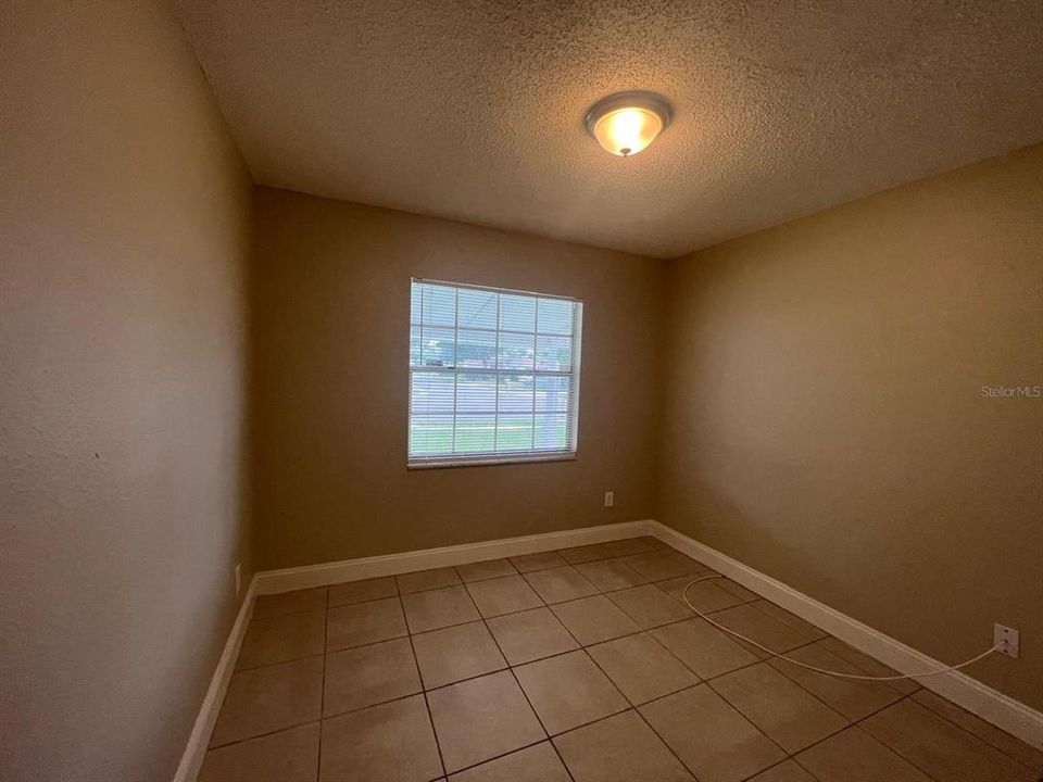 Activo con contrato: $279,900 (4 camas, 2 baños, 1402 Pies cuadrados)