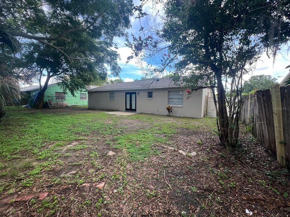 Activo con contrato: $279,900 (4 camas, 2 baños, 1402 Pies cuadrados)