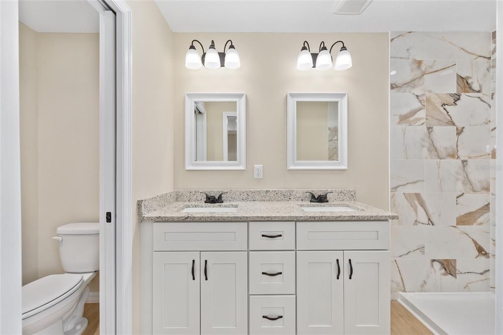 En Venta: $299,900 (4 camas, 2 baños, 1715 Pies cuadrados)