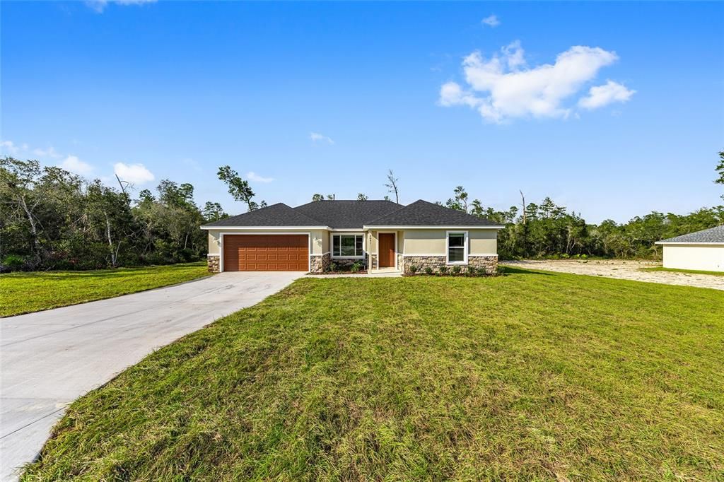 En Venta: $299,900 (4 camas, 2 baños, 1715 Pies cuadrados)