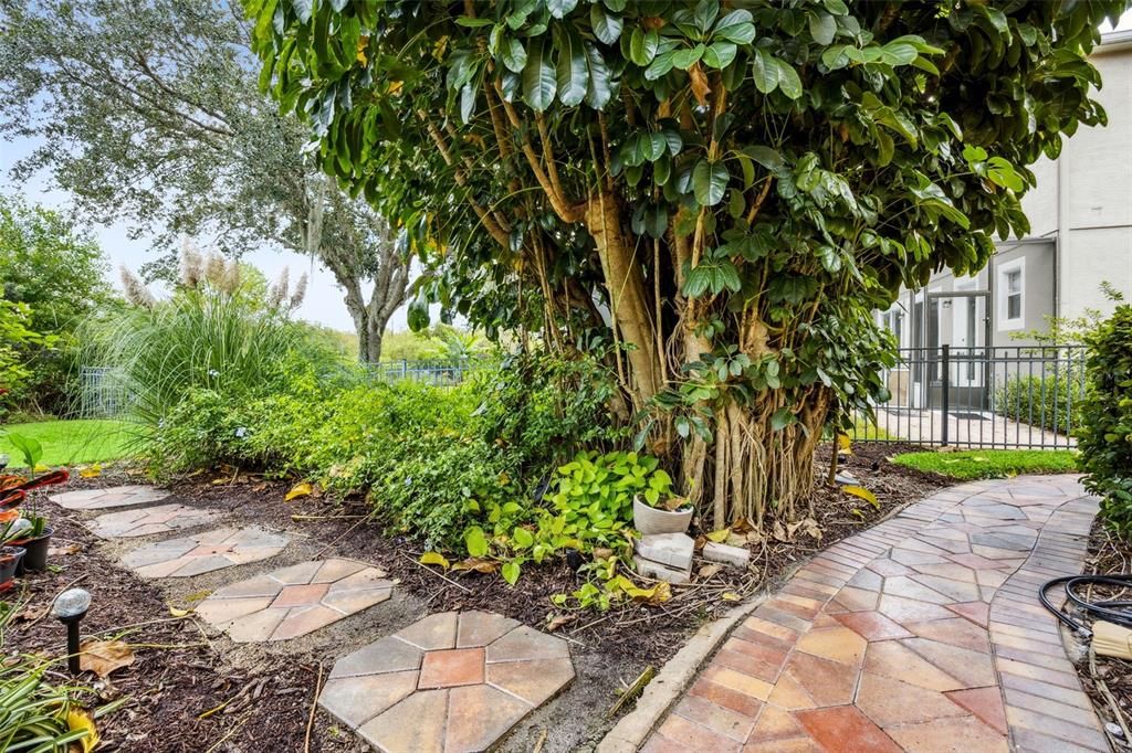 Active With Contract: $819,900 (5 beds, 3 baths, 3502 Square Feet)