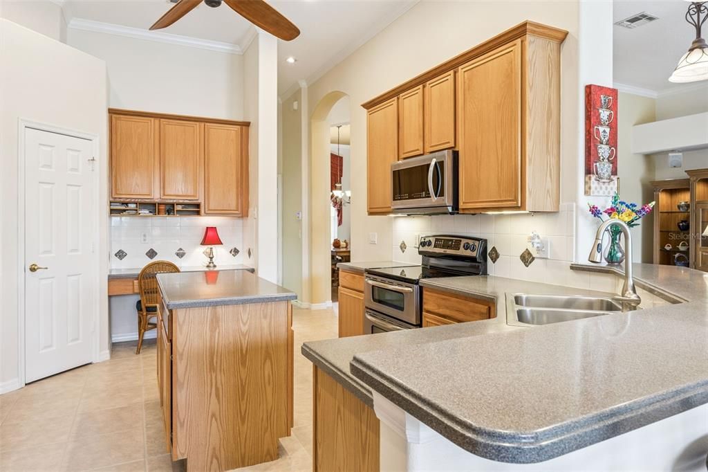 Active With Contract: $819,900 (5 beds, 3 baths, 3502 Square Feet)