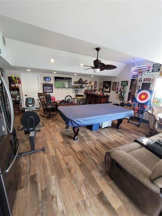 For Rent: $3,650 (3 beds, 2 baths, 1759 Square Feet)