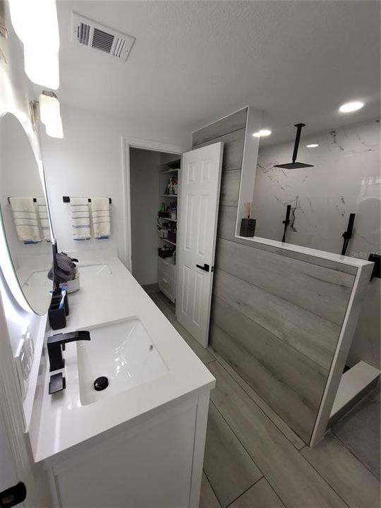 For Rent: $3,650 (3 beds, 2 baths, 1759 Square Feet)