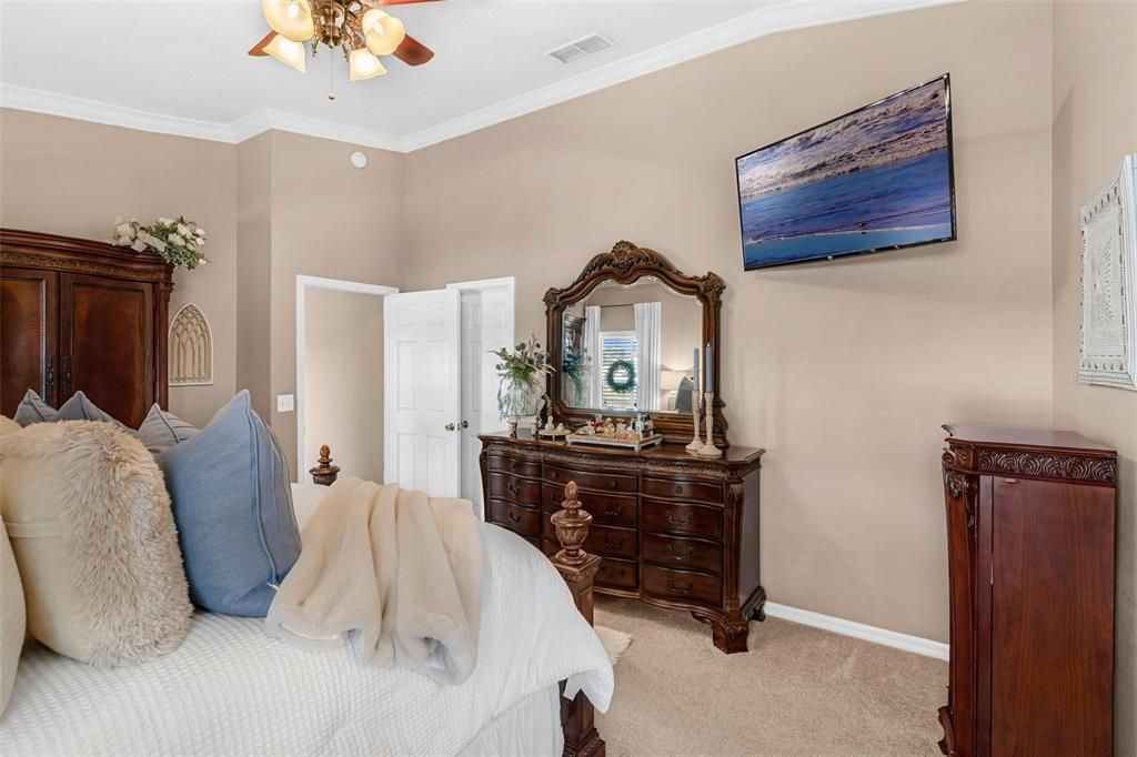 Active With Contract: $375,000 (4 beds, 2 baths, 2144 Square Feet)