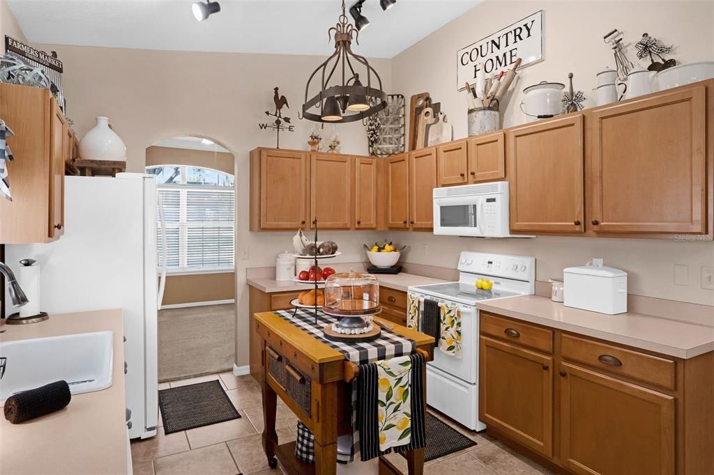 Active With Contract: $375,000 (4 beds, 2 baths, 2144 Square Feet)