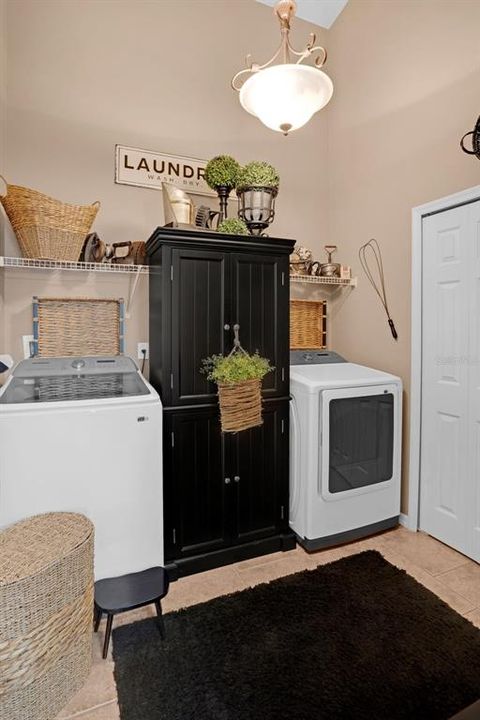 Active With Contract: $375,000 (4 beds, 2 baths, 2144 Square Feet)