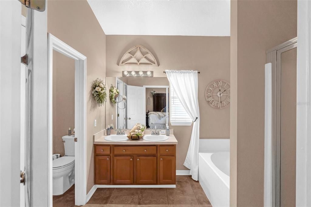 Active With Contract: $375,000 (4 beds, 2 baths, 2144 Square Feet)