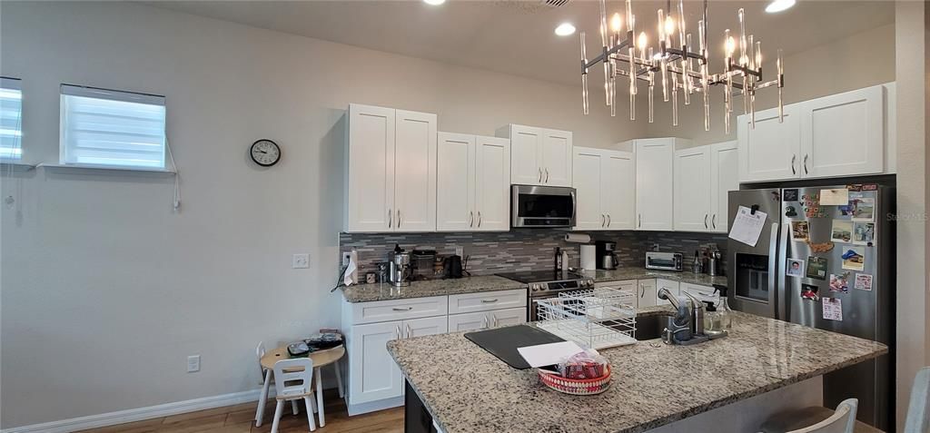 出租: $3,000 (3 贝兹, 2 浴室, 1772 平方英尺)