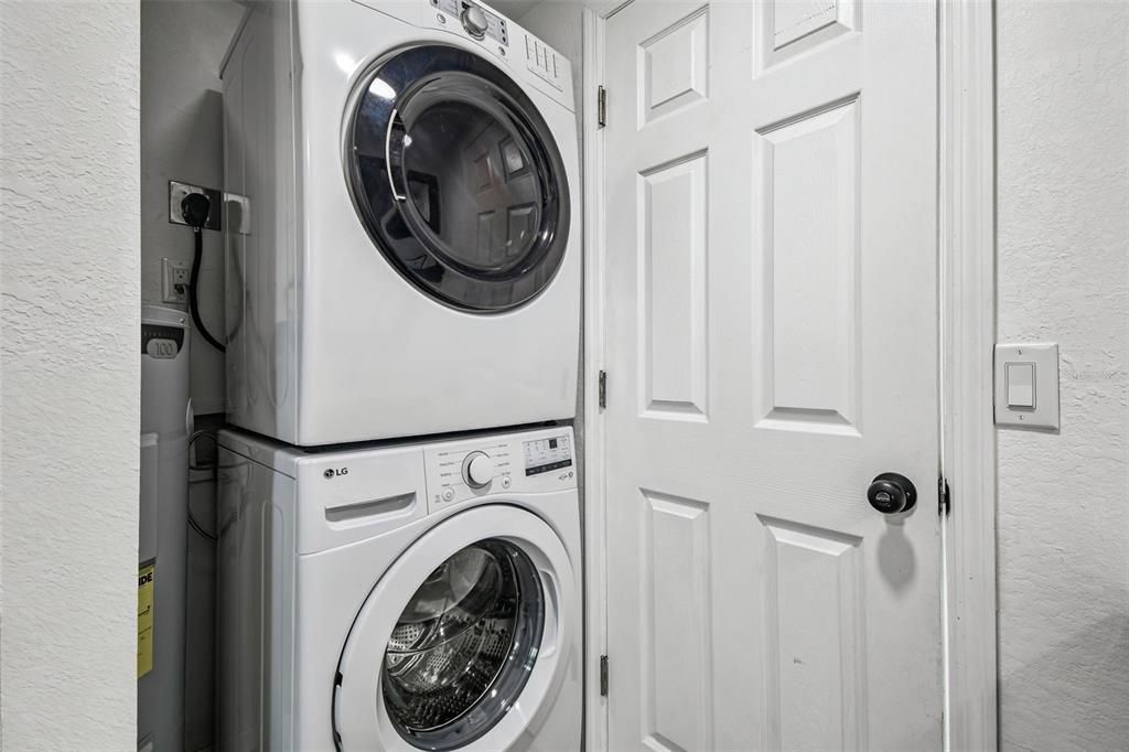 Под контрактом: $305,000 (3 спален, 2 ванн, 912 Квадратных фут)