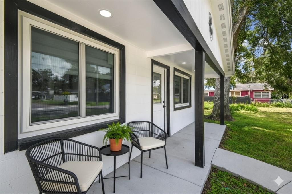 Под контрактом: $305,000 (3 спален, 2 ванн, 912 Квадратных фут)