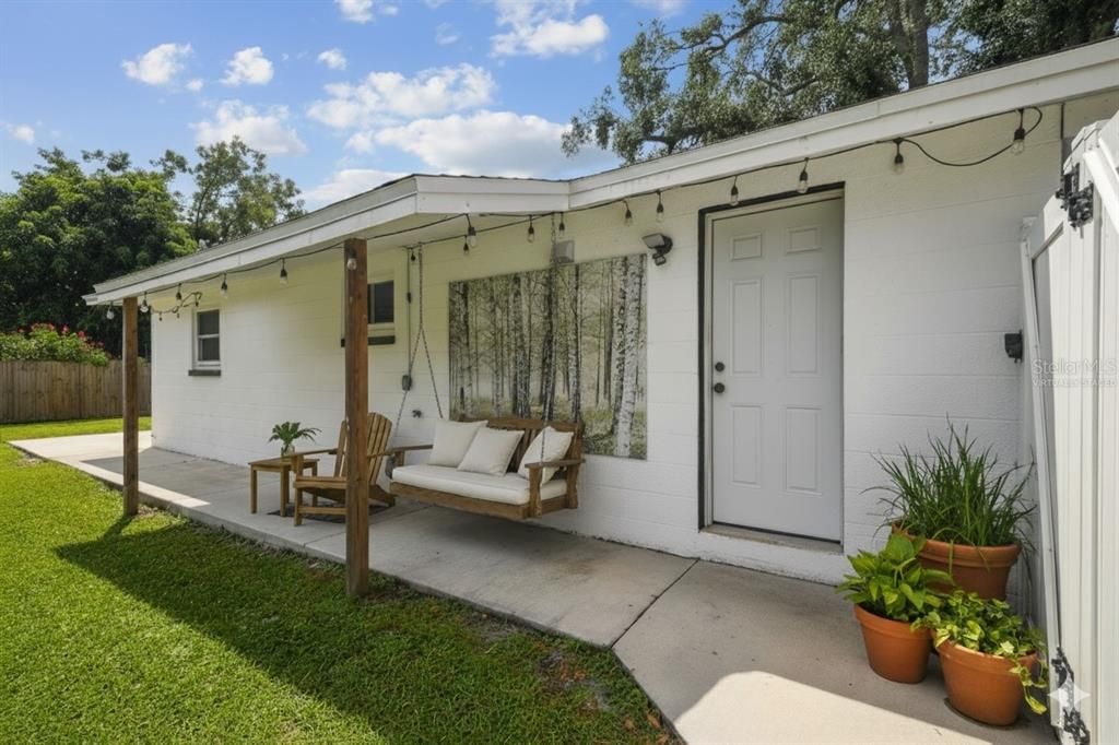 Под контрактом: $305,000 (3 спален, 2 ванн, 912 Квадратных фут)