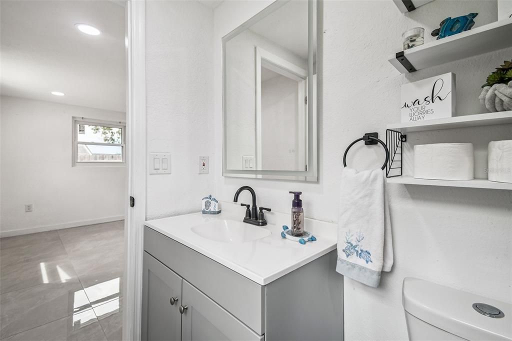 Под контрактом: $305,000 (3 спален, 2 ванн, 912 Квадратных фут)