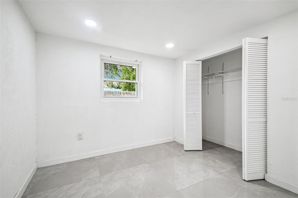 Под контрактом: $305,000 (3 спален, 2 ванн, 912 Квадратных фут)