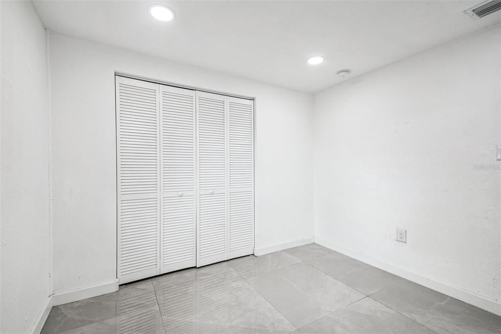 Под контрактом: $305,000 (3 спален, 2 ванн, 912 Квадратных фут)