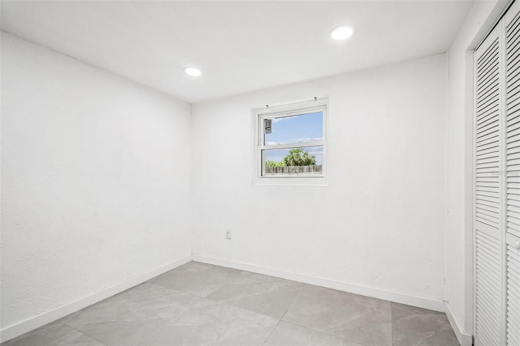 Под контрактом: $305,000 (3 спален, 2 ванн, 912 Квадратных фут)