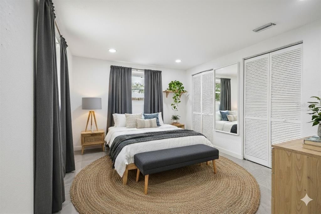 Под контрактом: $305,000 (3 спален, 2 ванн, 912 Квадратных фут)