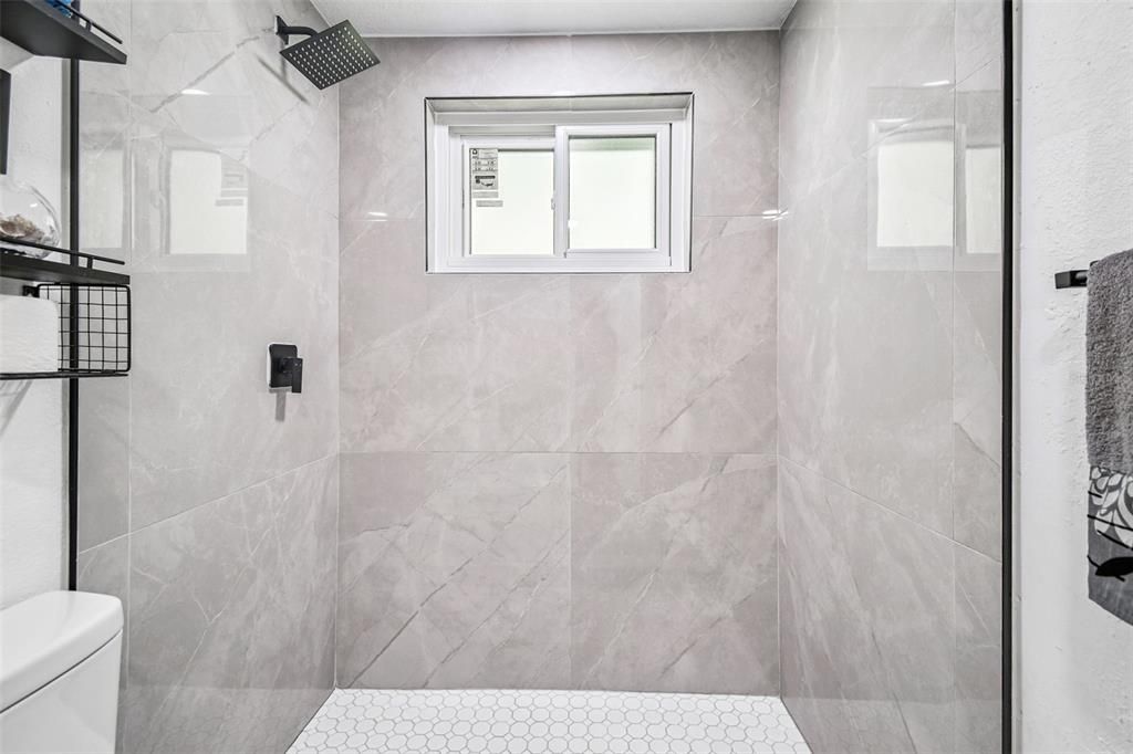 Под контрактом: $305,000 (3 спален, 2 ванн, 912 Квадратных фут)