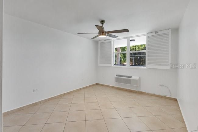 На продажу: $525,000 (2 спален, 2 ванн, 969 Квадратных фут)