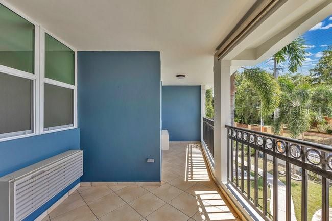 На продажу: $525,000 (2 спален, 2 ванн, 969 Квадратных фут)