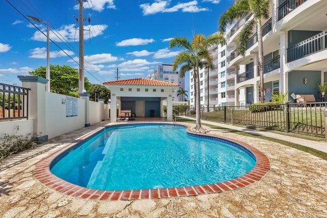 На продажу: $525,000 (2 спален, 2 ванн, 969 Квадратных фут)