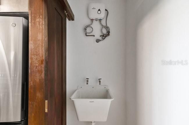 На продажу: $525,000 (2 спален, 2 ванн, 969 Квадратных фут)